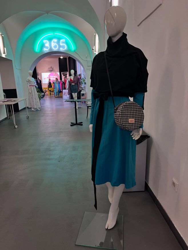 Vďaka, Banská Bystrica, za milú akciu na mojej milovanej Lazovnej v @365.labb 👌🏻Bolo príjemné byť opäť v BB a stretnúť...