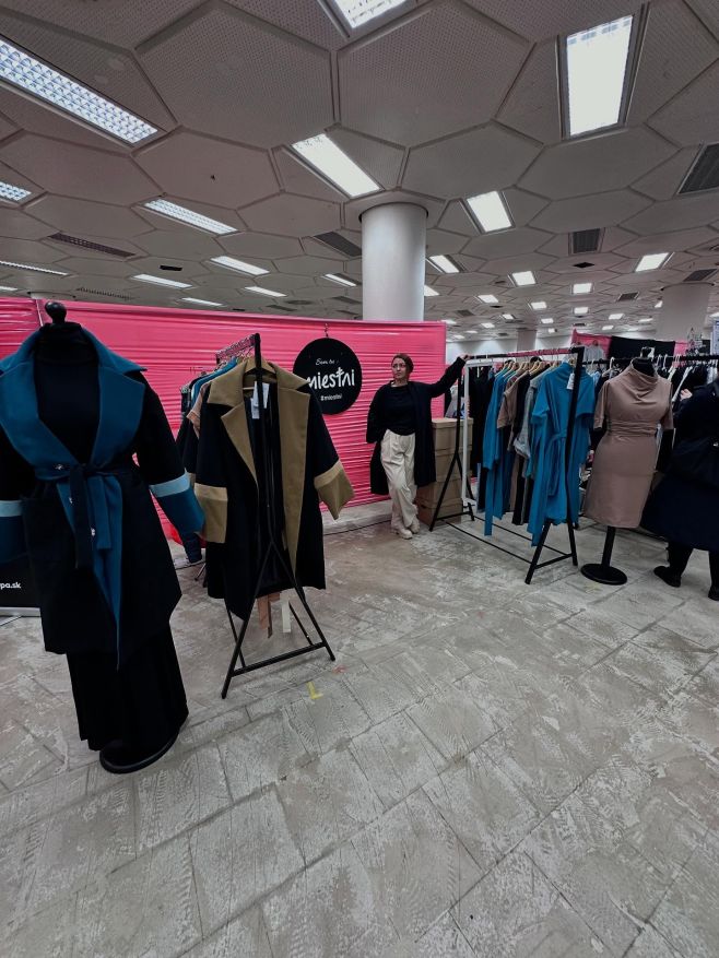 Sme poslednýkrát v Bratislave tento rok! Nájdete nás 3 dni na @urbanmarketsk na Kamennom námestí – od piatku do nedele....